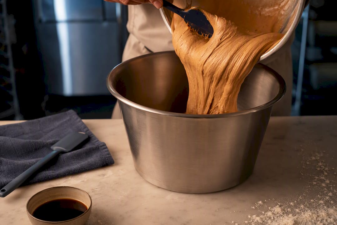 Préparation de pâte à brioche au café
