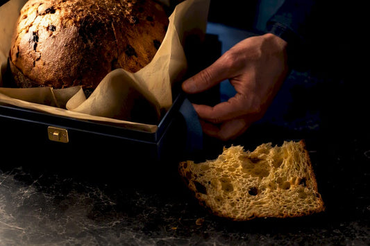 Panettone fait maison dans un coffret collector