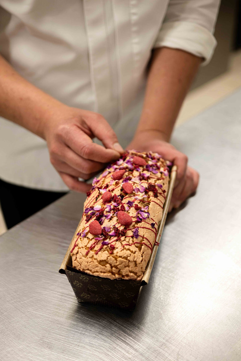 Petit Louie à la rose, fraises confites, chocolat framboise et cassis
